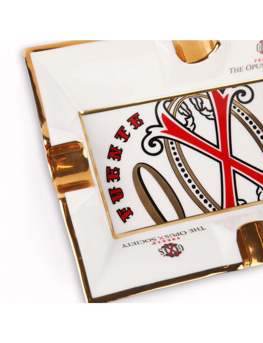 Fuente The OpusX Gesellschaft Aschenbecher - Cenicero de Porcelana Blanco de Sargadelos